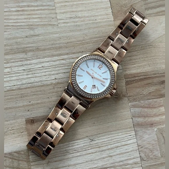 Michael Kors Ladies Watch Crystals Accents Pearl Dial Rose Gold-Tone Bracelet